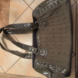 Green bag with shiny stones knit and animal texture